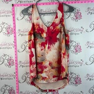 RW&CO. Tank top flowers Abstract Floral V-Neck Tank in Red, Cream and Gray